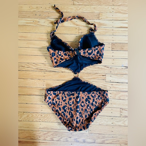 Greta Roar Instinct Underwire Cutout One-piece Monokini Leopard Print 36DD - Picture 6 of 6